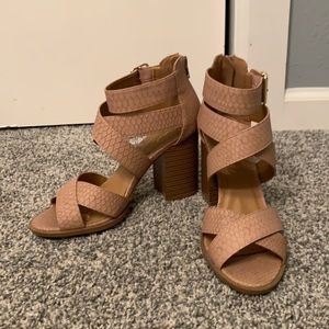 Qupid size 8 1/2 blush wedge heel.
